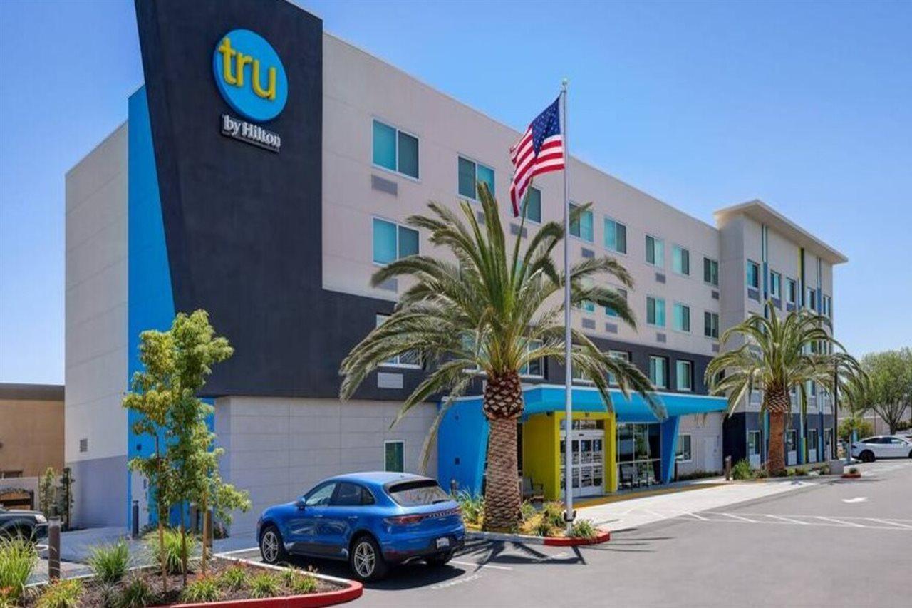 Tru By Hilton Lathrop Hotel Kültér fotó